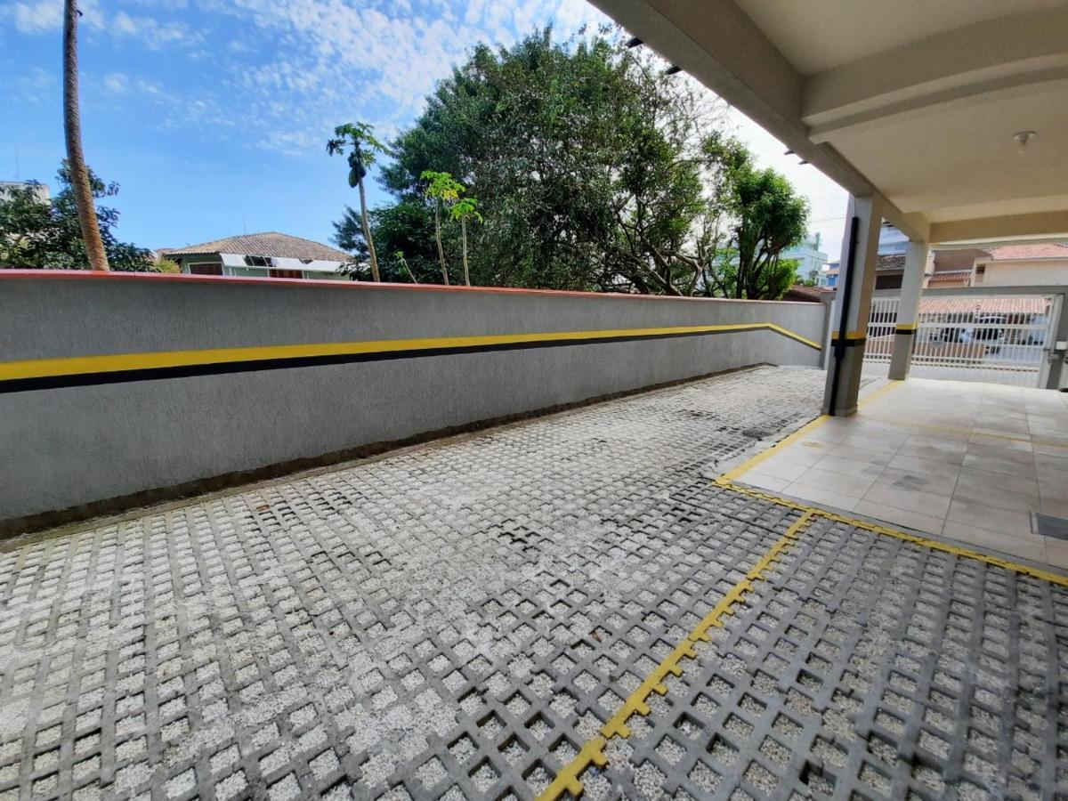 Apartamento 3 Quartos 8 Pessoas A 50 Mts Da Praia De Bombas, A 100M Da Passarela Do Ribeiro Bombinhas Dış mekan fotoğraf